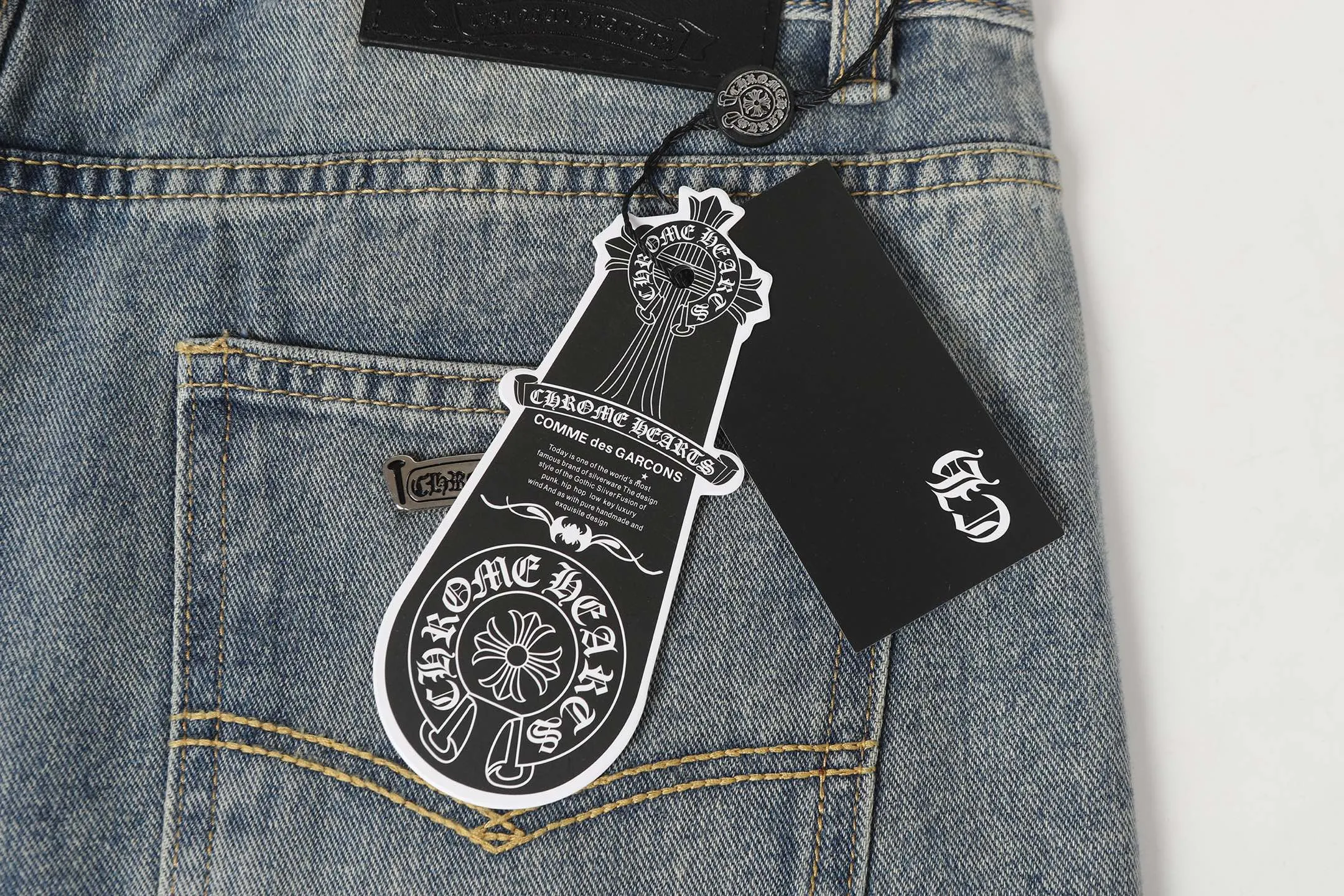 P260 Cross-border model, please do not place an order if you are pursuing quality - Chrome Hearts/Chrome Hearts Cross ✝️Pink embroidered washed jeans, trousers and casual pants - High weight, high density and high quality. The wool is soft, delicate and skin-friendly. It feels soft and silky. It has excellent warmth and skin-friendly properties. - Custom-woven and dyed, no color difference. No matter the fabric or workmanship details, it beats the ordinary version on the market. - Hardware zipper accessories are all customized, full of details - Color: washed blue -Size: 28 30 32 34 36